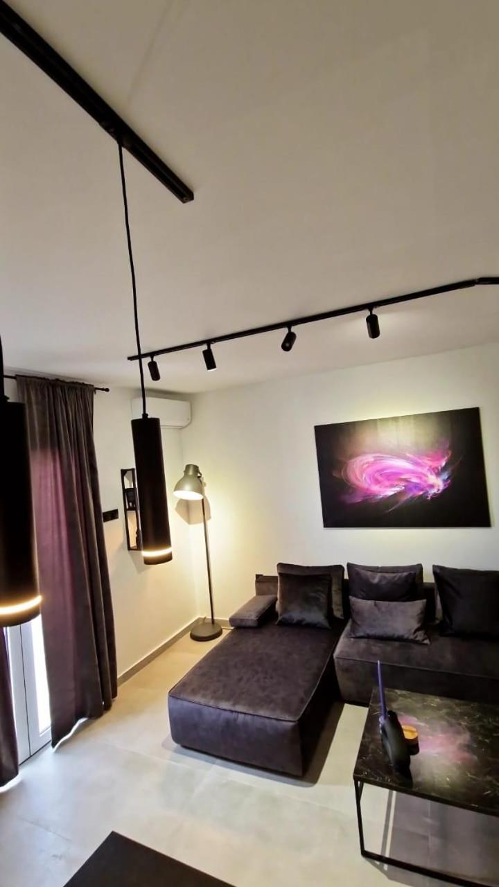Апартаменты Essel Noir - A Hidden Gem With A Magnificent Acropolis View Афины Экстерьер фото
